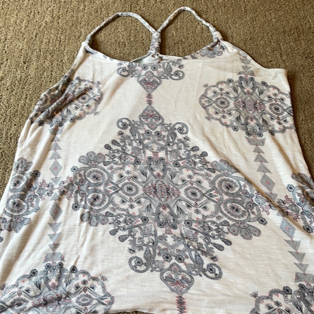 👚 $5 👚 Maurices racer back tank